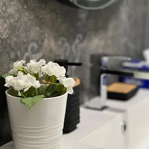 Plumbird Boutique & Rome