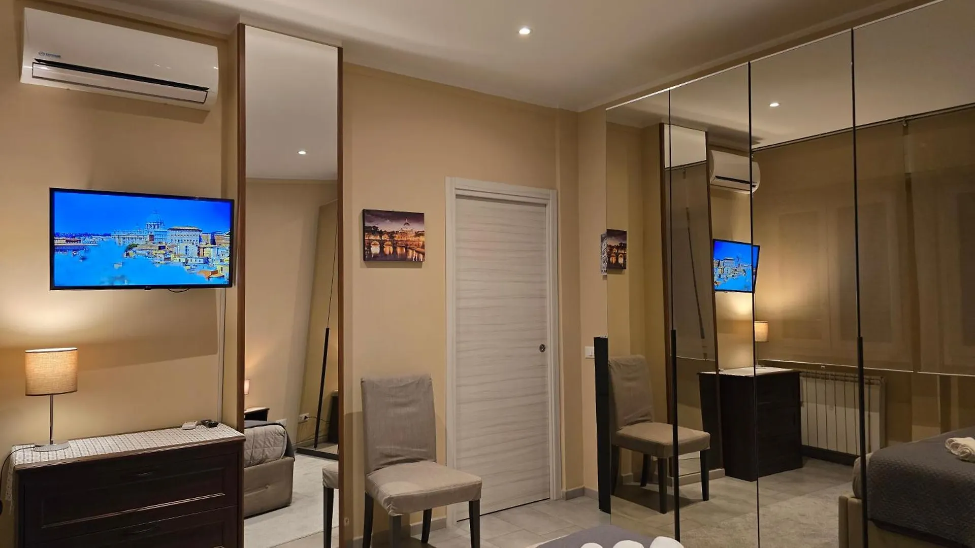Suite Tuscolana Rome 0*,